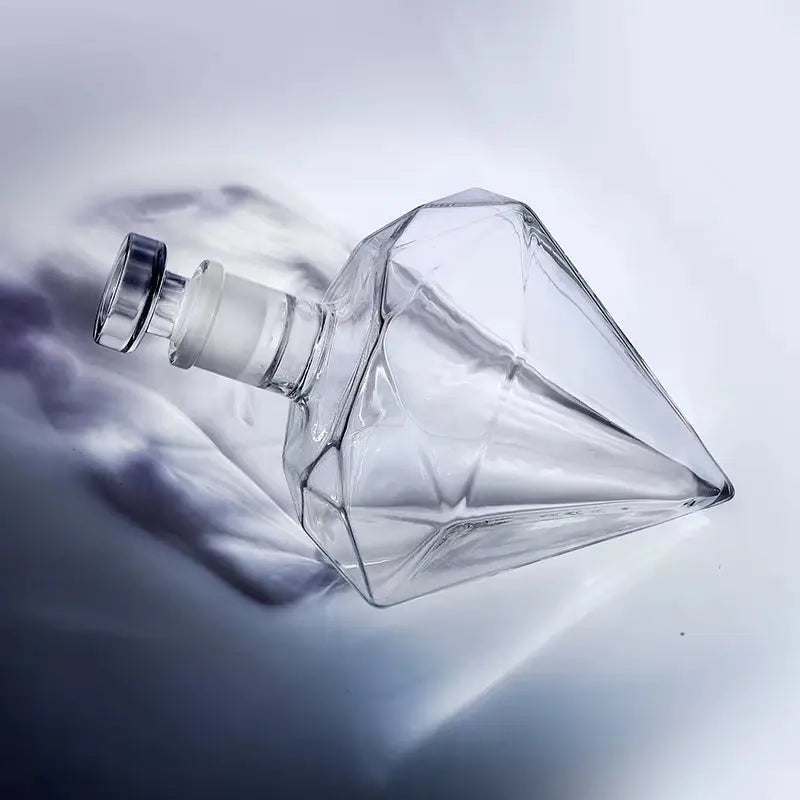 850ml Diamond Whiskey Decanter Bottle with Wooden Base